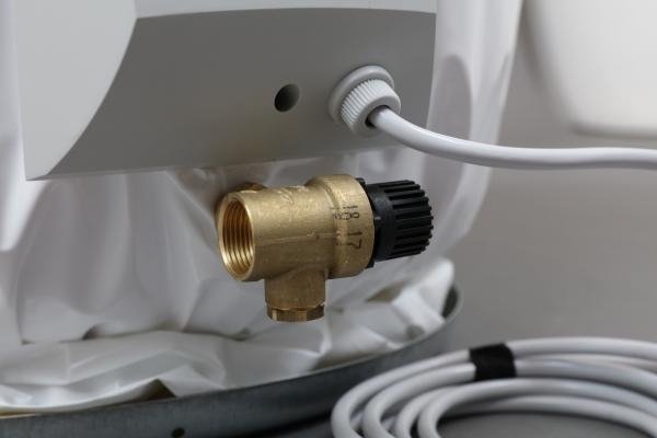 Электрический накопительный водонагреватель OSO F 100 (2 кВт)