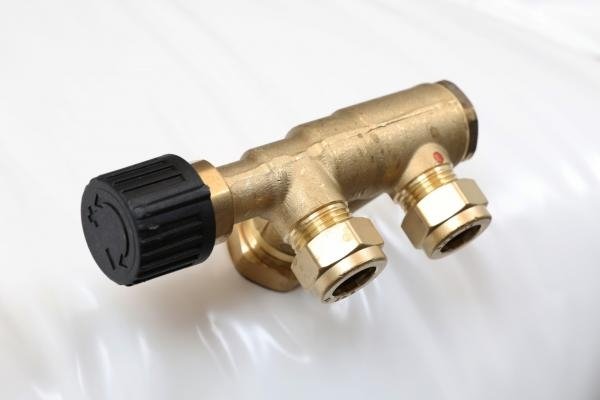 Электрический накопительный водонагреватель OSO F 100 (2 кВт)