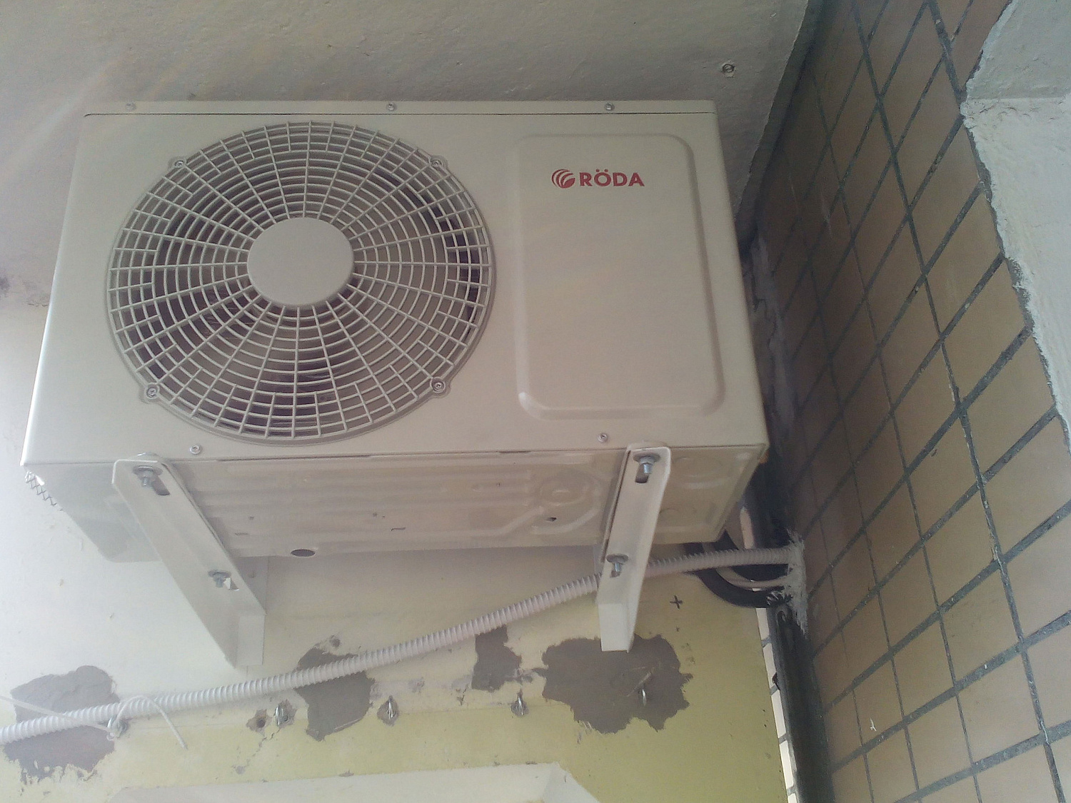 Установка кондиционеров в квартире