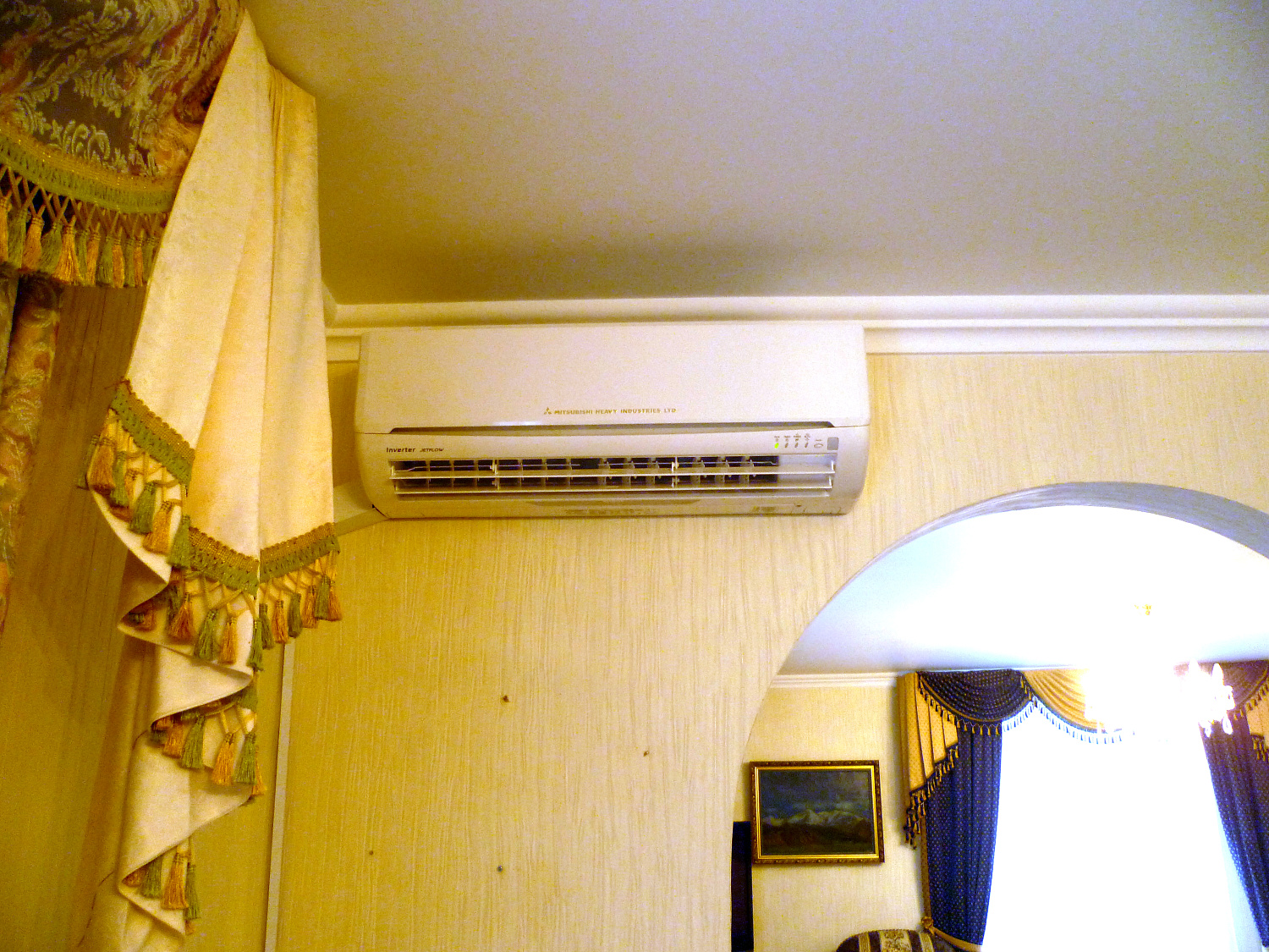 Установка кондиционеров в квартире