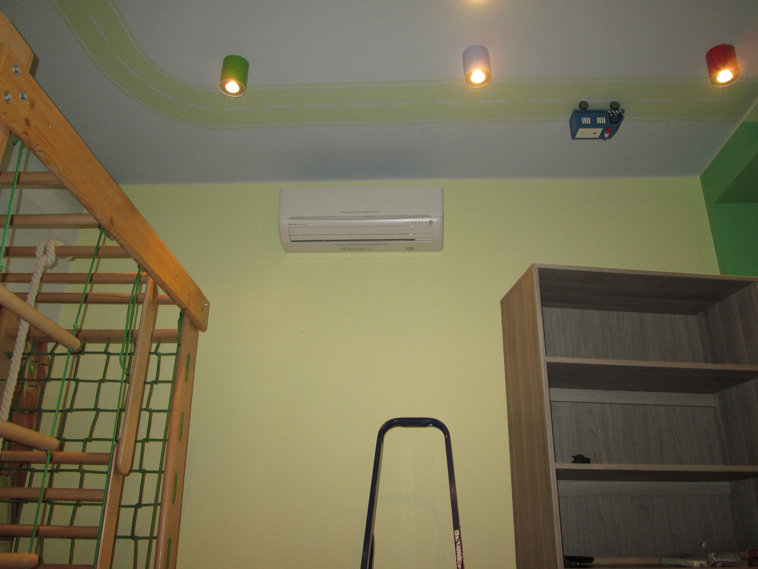 Установка кондиционеров в квартире