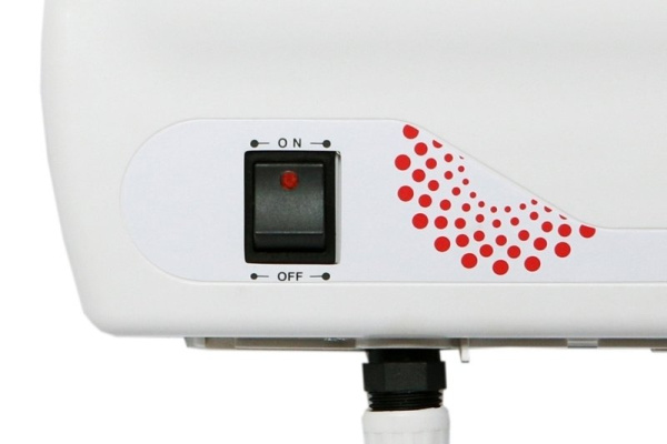 Электрический проточный водонагреватель 3,5 кВт Atmor Basic 3500 кухня