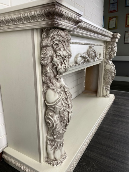 Линейный электрокамин Royal Flame Windsor 42 (слоновая кость с темной патиной) с очагом Vision 42 LOG LED