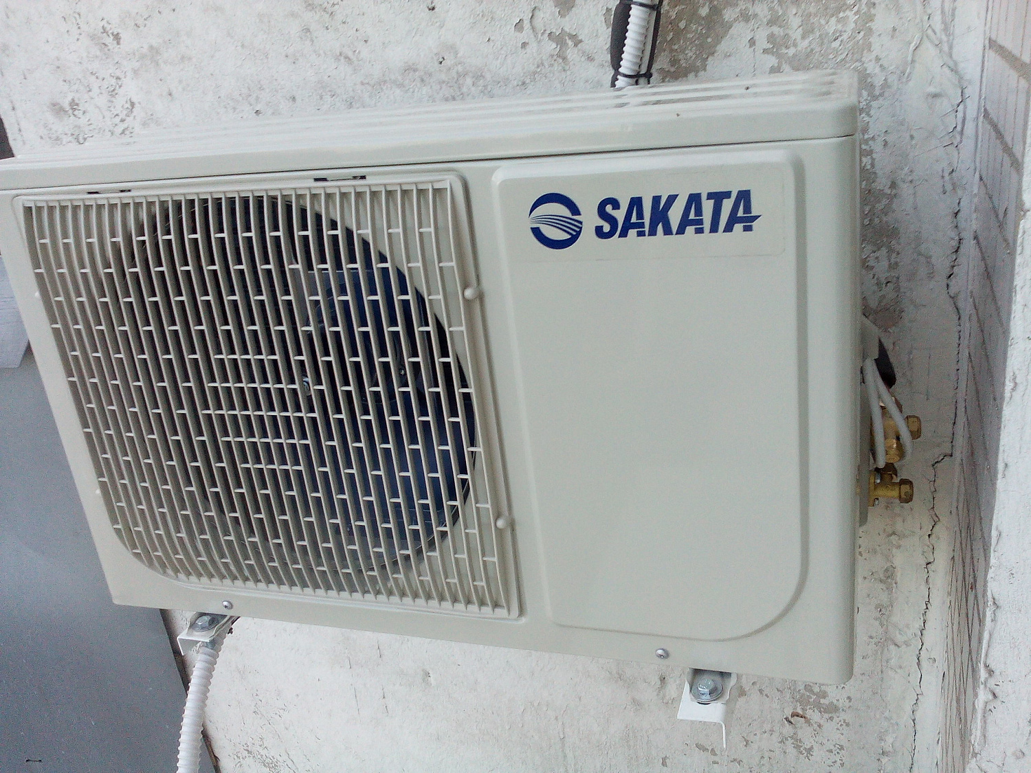 Установка кондиционеров в квартире